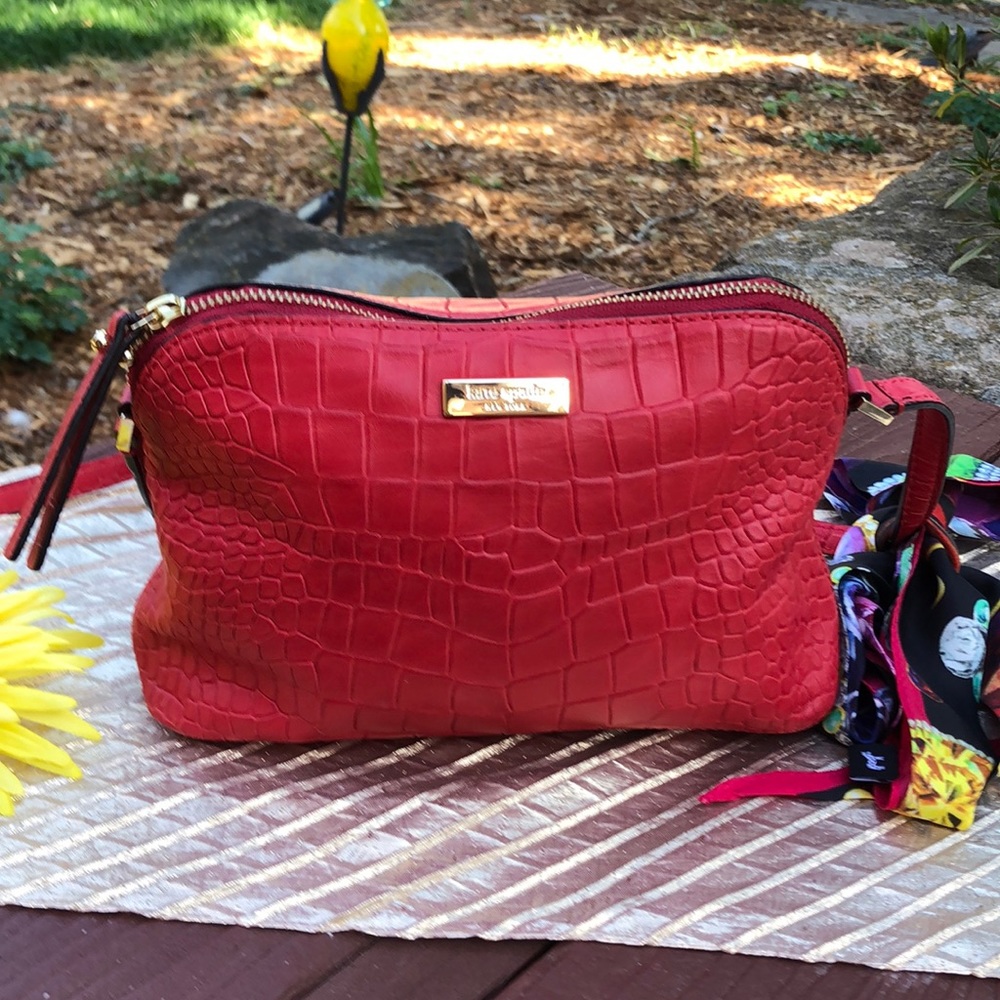 🌺 Kate Spade; Red Croc Medium-Sized Crossbody Bag